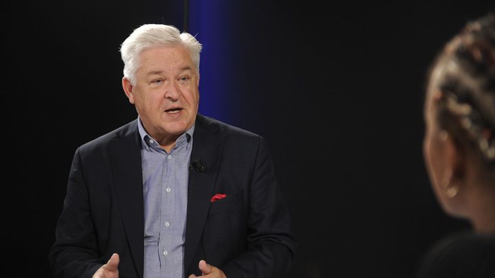 Češi jsou s penězi ustrašení, ale oproti jiným máme nyní výhodu, míní ekonom Zámečník