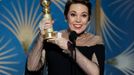 Olivia Colmanová získala Zlatý glóbus za historický film Favoritka, který česká kina začnou promítat za dva týdny.