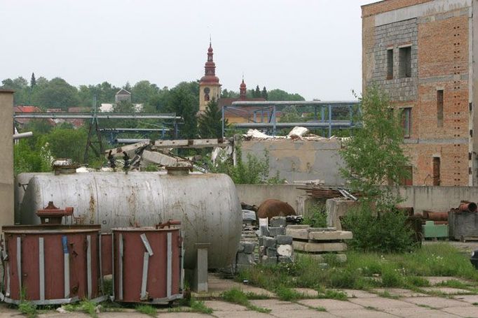 Ruiny cukrovaru,dvacet let stavěného, nikdy nevyrábějícího, dnes bouraného