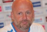 Trenér Michal Bílek má největší problém především s absencí mnoha zraněných hráčů a to včetně brankáře Petra Čecha.