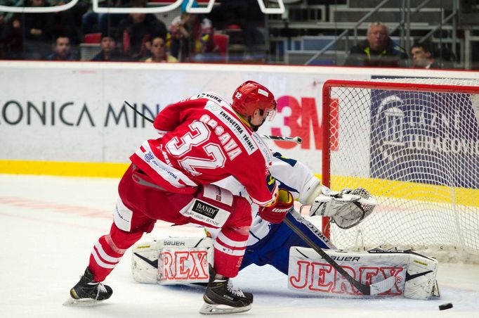 TELH, Třinec-Brno: Jakub Orsava - Martin Falter