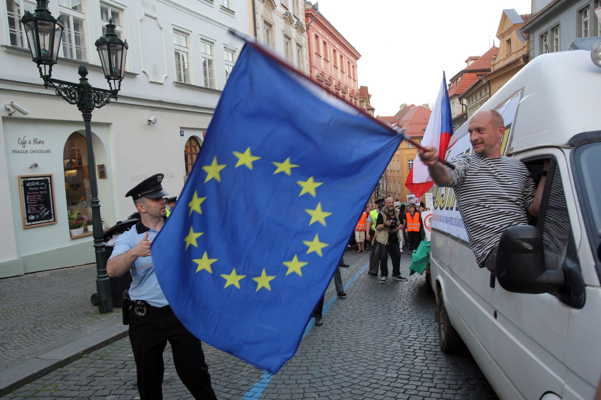 Druhá demonstrace na Václaváku proti Babišovi a Zemanovi