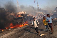 Počet obětí explozí v somálském Mogadišu stoupl na 300. K činu se zatím nikdo nepřihlásil