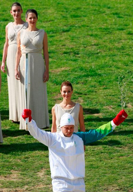 První nosič pochodně, řecký lyžař Dimitridias