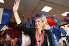 Sarkozyho platil Kaddáfí, Le Penová smí k volbám