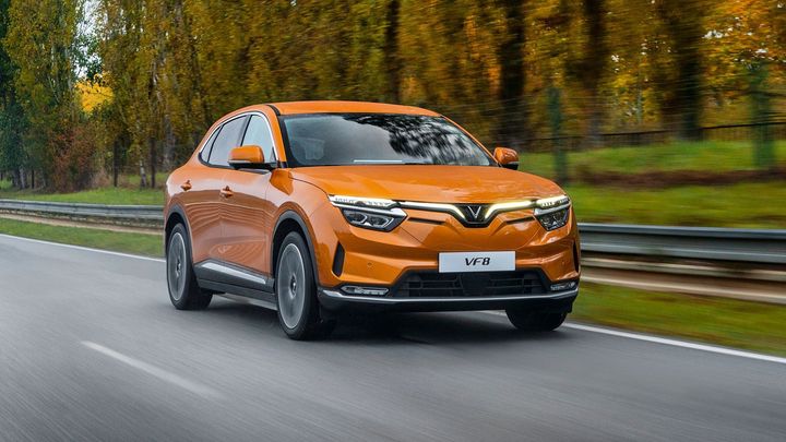 Po fiasku v Americe míří vietnamská SUV do Evropy. VinFast si troufá na Teslu i Enyaq