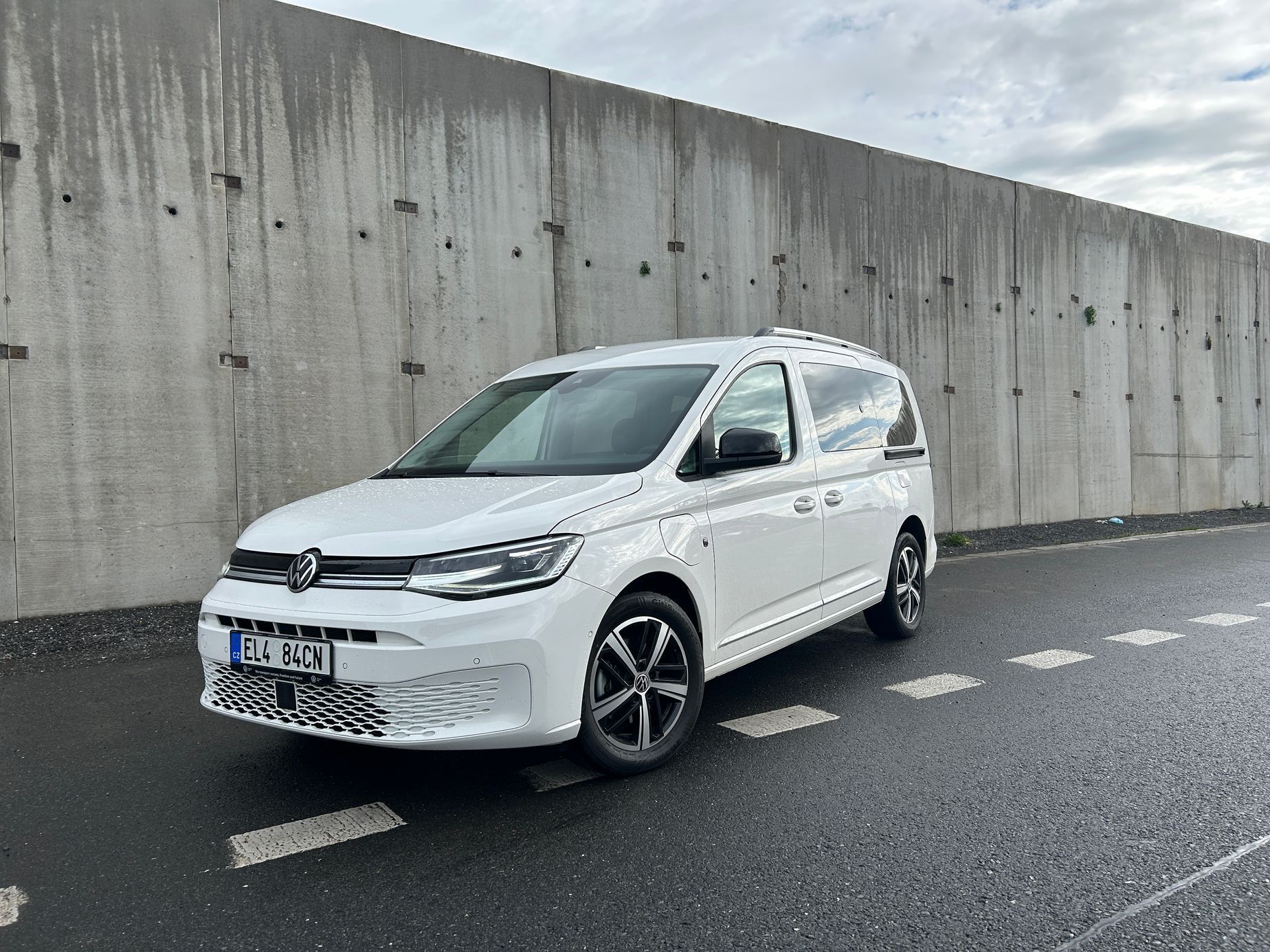 VW Caddy plug-in hybrid