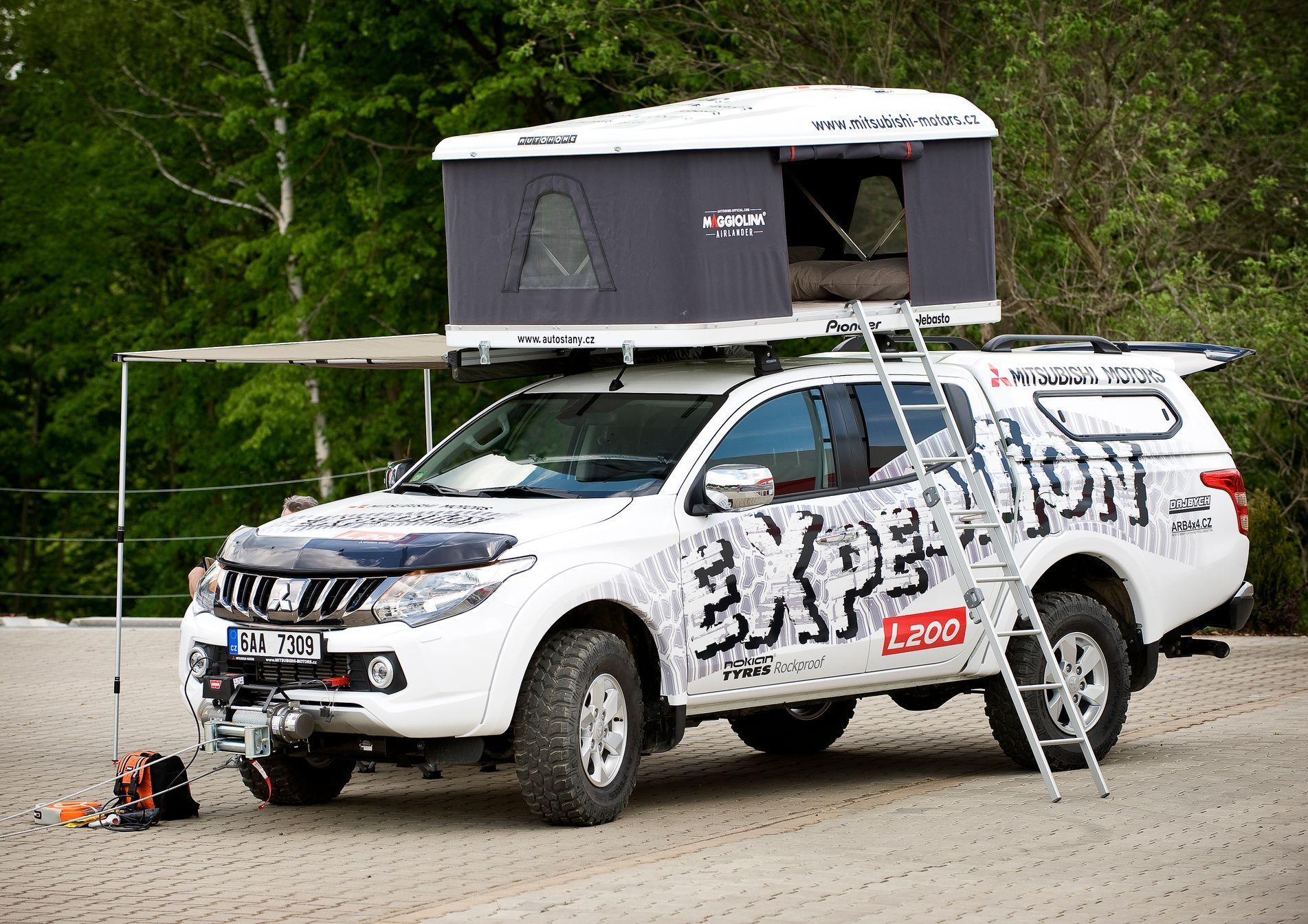 Mitsubishi Expedition