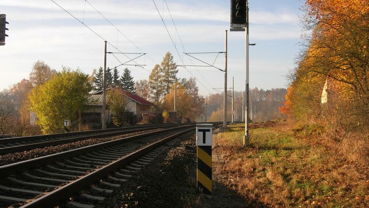 Další dva české vlaky projely návěst stůj. V Ústí ani Žatci se nikomu nic nestalo; Zdroj foto: Wikimedia Commons - Neznámý autor (CC BY 2.0)