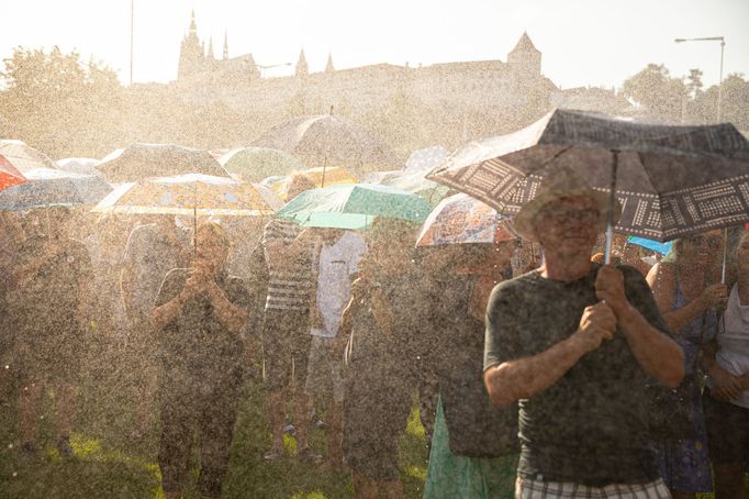 Demonstrace Milion chvilek pro demokracii proti ministru spravedlnosti Pavlu Blažkovi.