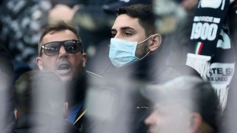 Riziko zavlečení viru do Česka stoupá, velké počty nakažených ale nečekám, říká lékař