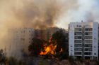 Už třetím dnem bojují hasiči v Izraeli s rozsáhlými požáry. Na snímku je největší severoizraelské město Haifa.