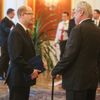 Miloš Zeman jmenuje Bohuslava Sobotku premiérem