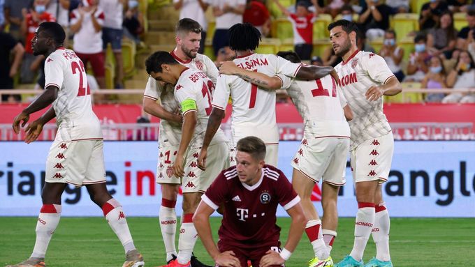 Fotbalisté Monaka oslavují druhý gól v odvetě 3. předkola Ligy mistrů proti Spartě.
