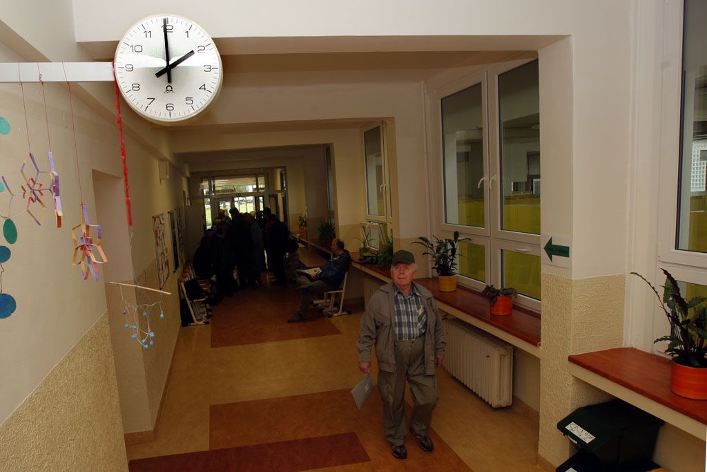 Volby začaly. Tůma odvolil