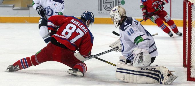 Hokej, KHL, Lev Praha - Dynamo Moskva: Jakub Nakládal - Alexander Lazušin