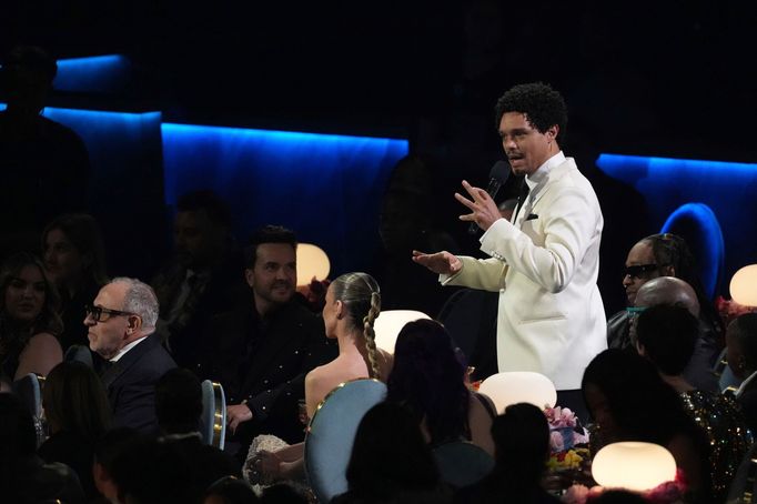 Předávání Grammy moderoval Trevor Noah.