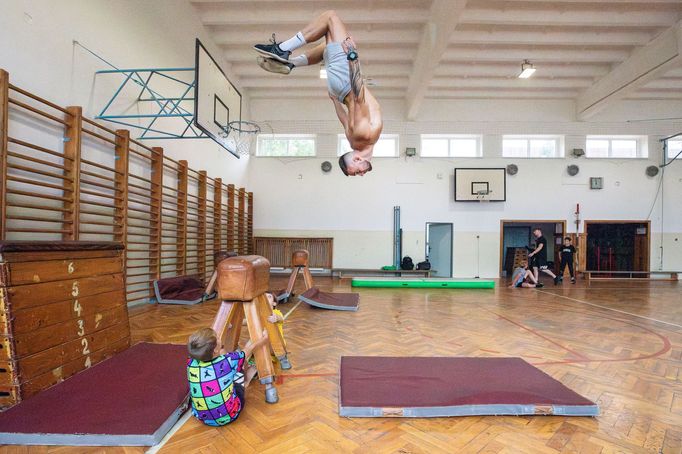 Jakub Pančík na lekci parkouru.