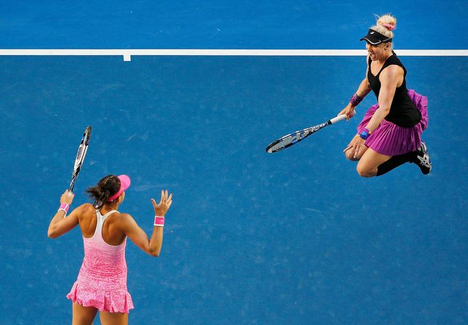 Šafářová a Matteková-Sandsová slaví titul na Australian Open 2015