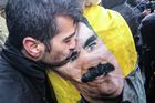 Obrazem: Soud v Praze rozzuřil Turecko a rozjásal Kurdy. Propustil jejich vůdce na svobodu