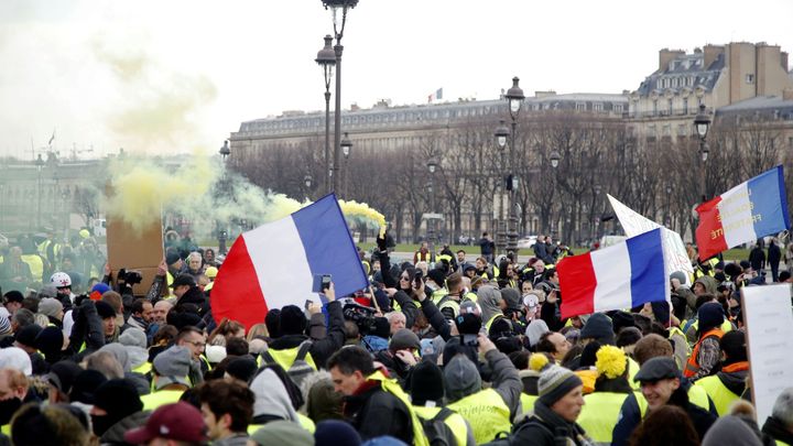 Do ulic v Paříži vyšly i růžové vesty. Otřesná organizace, stěžovali si protestující