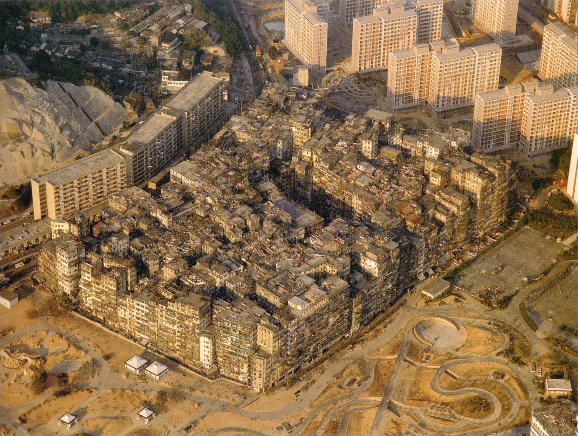 Kowloon Walled City, Hong Kong, Čína, Magazín