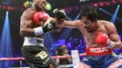 Filipínec Manny Pacquiao a Američan Timothy Bradley v souboji welterova váhy o titul mistra světa WBO.