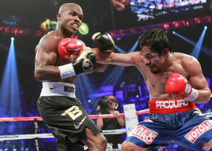 Filipínec Manny Pacquiao a Američan Timothy Bradley v souboji welterova váhy o titul mistra světa WBO.