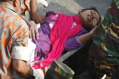 Vydělávají miliardy, s odškodněním obětí z Dháky ale otálejí