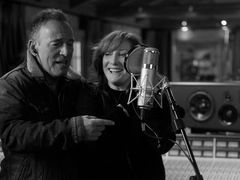 Bruce Springsteen se svou ženou a vokalistkou Patti Scialfa.
