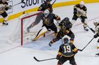 Pastrňák dal gólem o soupeřovu brusli Bostonu naději, ale Bruins nakonec ve Vegas prohráli