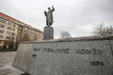 Ivan Stěpanovič Koněv byl sovětský velitel, pověstný bezohledností vůči vlastním vojákům, jehož armáda osvobodila Prahu. Komunisté mu za to vystavěli nadživotní sochu.