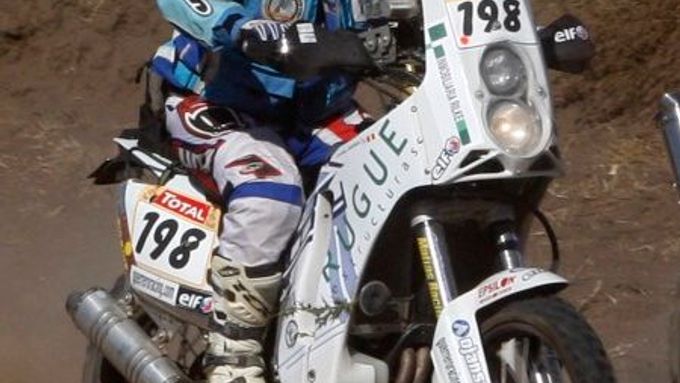 Španěl Cristobal Guerrero (KTM) je po těýké nehodě v komatu.