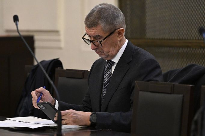 Obžalovaný bývalý premiér Andrej Babiš u Městského soudu v Praze, kde pokračovalo hlavní líčení v případu kolem dotace na stavbu areálu Čapí hnízdo.