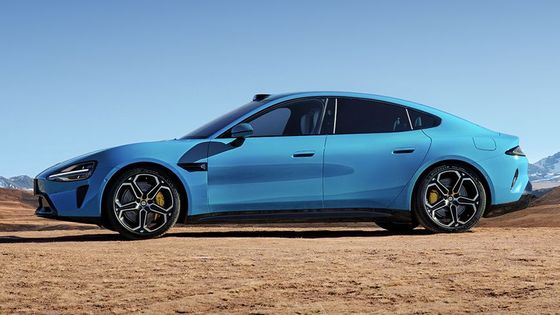 Auto skončilo v plamenech, posádka uhořela. Xiaomi odkládá premiéru na neurčito