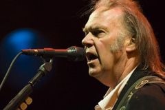 Neil Young vyvíjí alternativu k MP3. Nabídne lepší zvuk