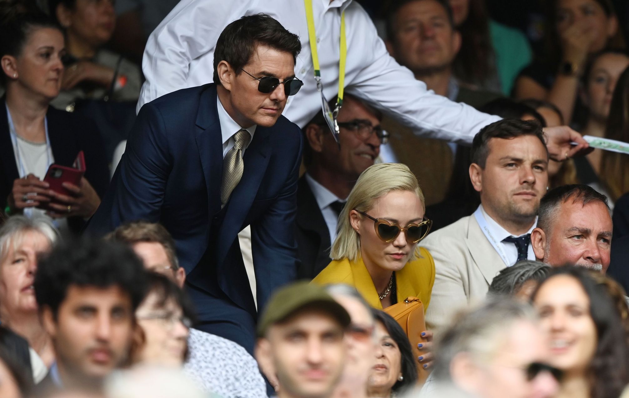 Tom Cruise v hledišti finále Wimbledonu 2021 Karolína Plíšková - Ashleigh Bartyová.