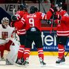 Hokej, MS 2013, Česko - Kanada: Eric Staal (vpravo) slaví gól na 0:1