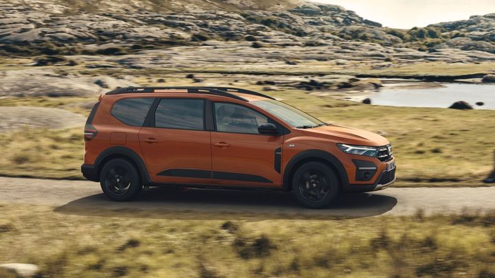 Dacia nabízí nový sen českých rodin. Sedmimístný plynový Jogger nestojí ani 400 tisíc; Zdroj foto: Dacia