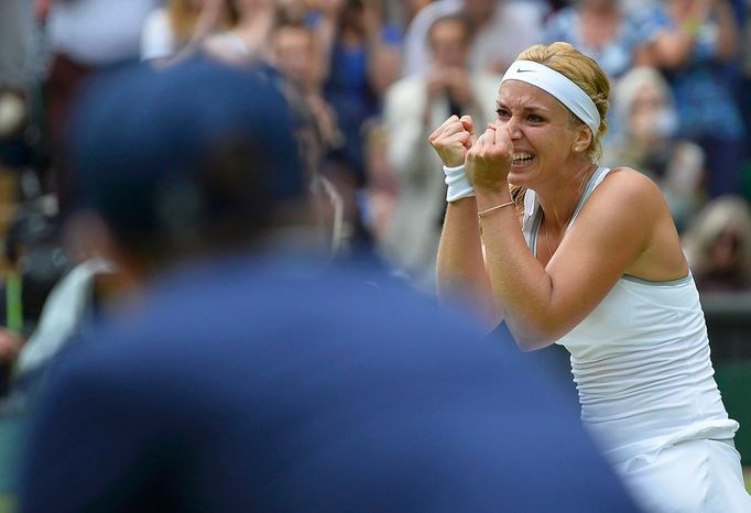 Sabine Lisická na Wimbledonu 2013 po výhře nad Serenou Williamsovou.