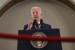 Biden připravuje další vojenskou pomoc Ukrajině v hodnotě 800 milionů dolarů
