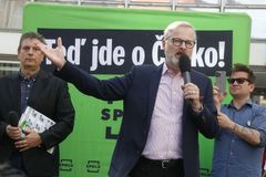 Mocný Fialův finiš míchá kartami. O tom hlavním se ale rozhodne jinde