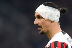 Fotbalisté AC Milán nedokázali porazit Boloňu a vedou tabulku už jen o bod