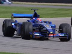 Tomáš Enge v Prostu ve Velké ceně USA 2001 v Indianapolisu