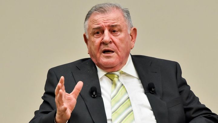 Expremiér Mečiar se vrací, povede stranu Slovenská liga. Situace mě k tomu nutí, říká