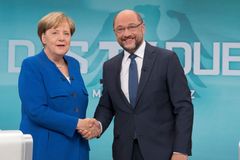 Schulz s Merkelovou se dohodli na vzájemných rozhovorech. Cílem je stabilní vláda, říká kancléřka