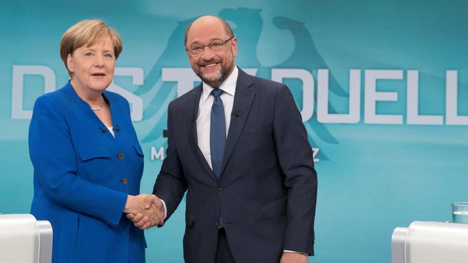 Kancléřka Angela Merkelová a šéf sociálních demokratů Martin Schulz.
