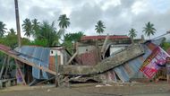 Následky zemětřesení na ostrově Sulawesi v Indonésii.