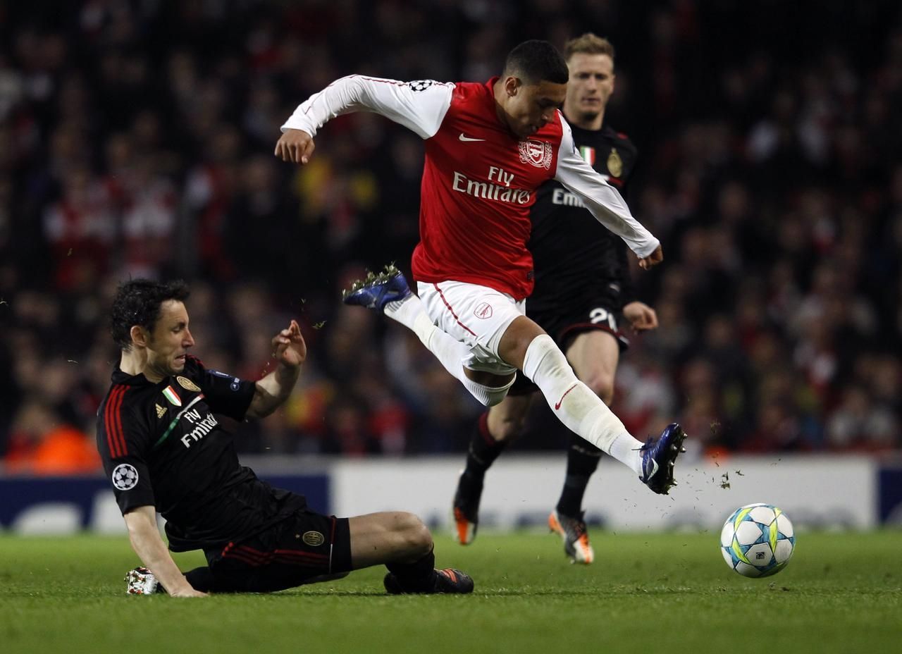 Liga mistrů: Arsenal - AC Milán (Alex Oxlade-Chamberlain, van Bommel)