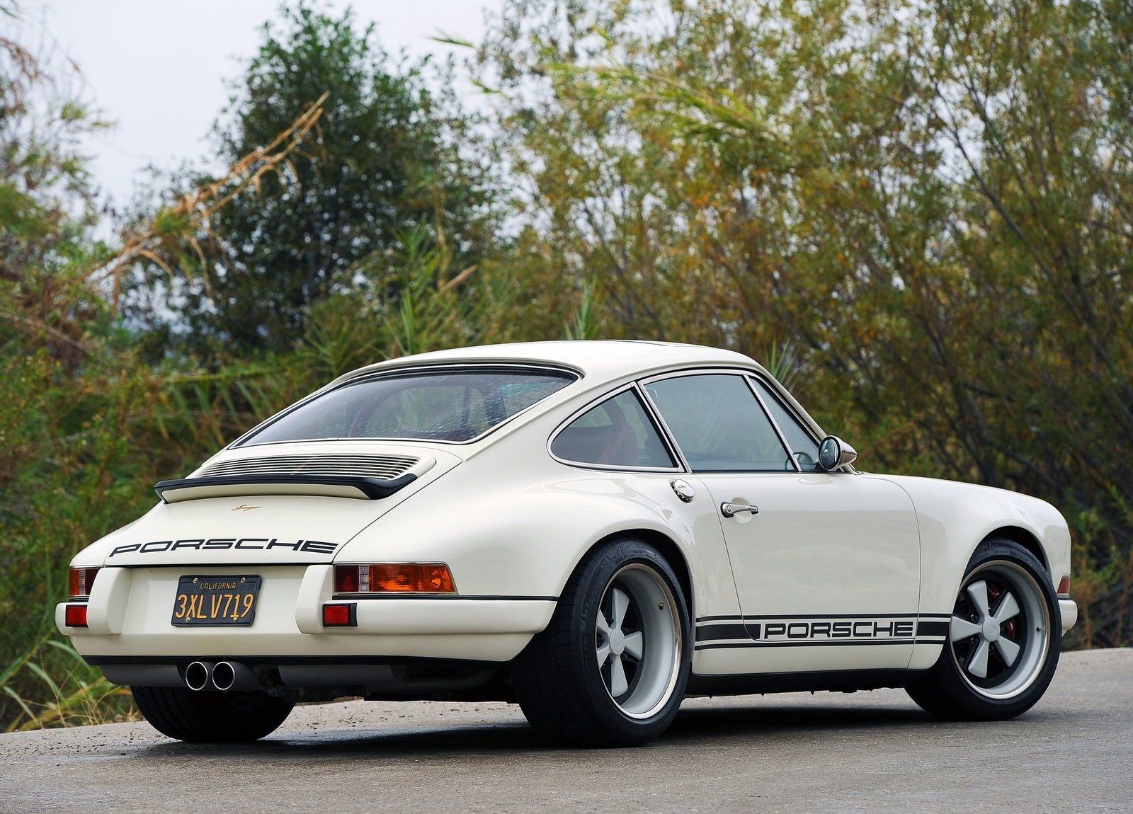 Singer 911